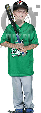 7UDarkGreen_Grayson_Kapp_3871
